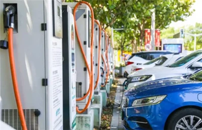 Naujų energetinių transporto priemonių skaičius viršijo 10 mln